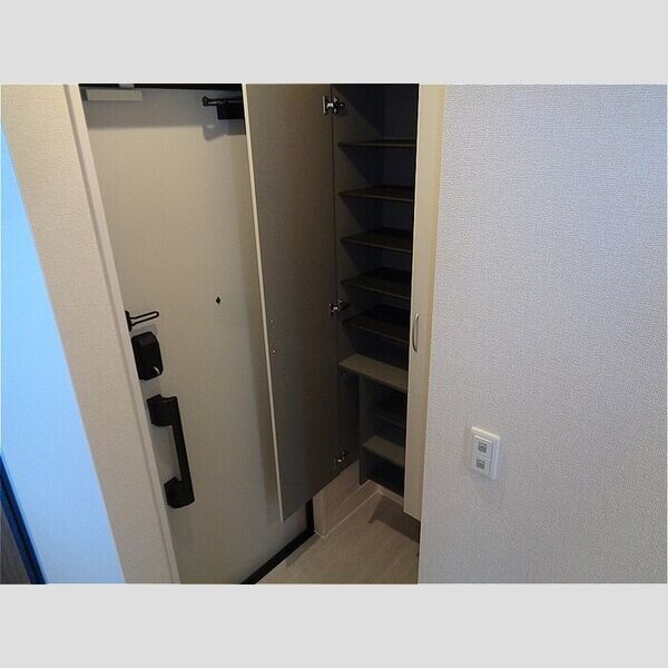 グリシーヌ 玄関