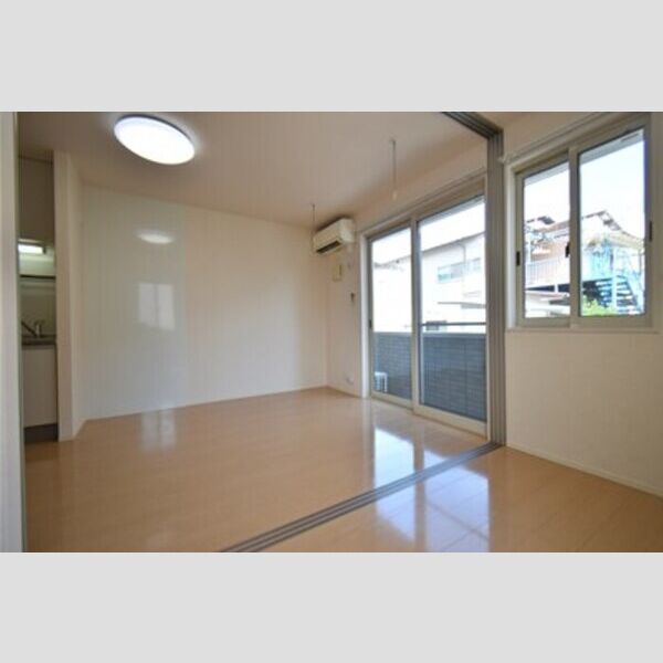 ルブラン103号室 居室とダイニングキッチン