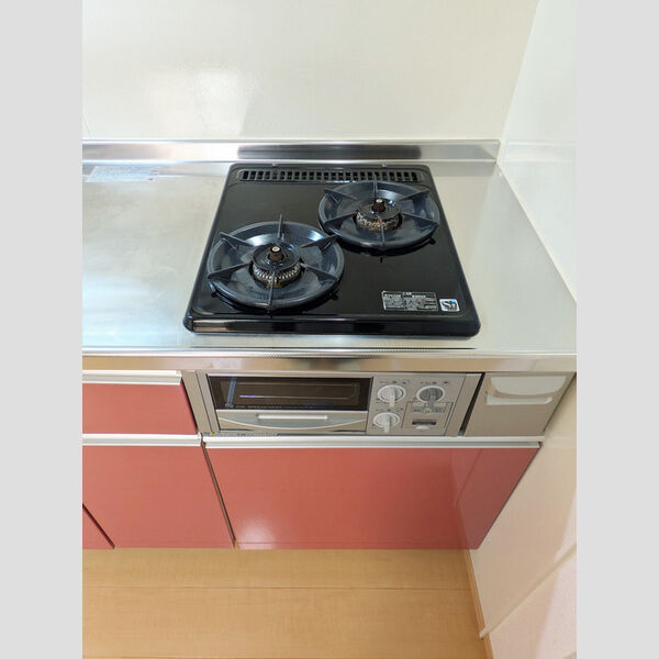 プリヴェール成城 105号室　キッチンコンロ