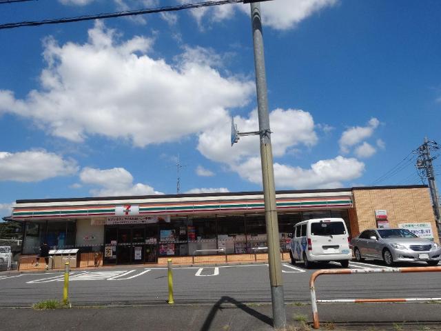 アイリスガーデンⅡ セブンイレブン足立古千谷本町3丁目店まで210ｍ
