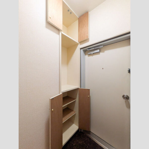 AWAビル 玄関