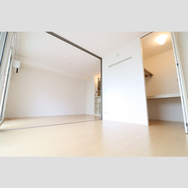 クレセント・シャンブル101号室 洋室