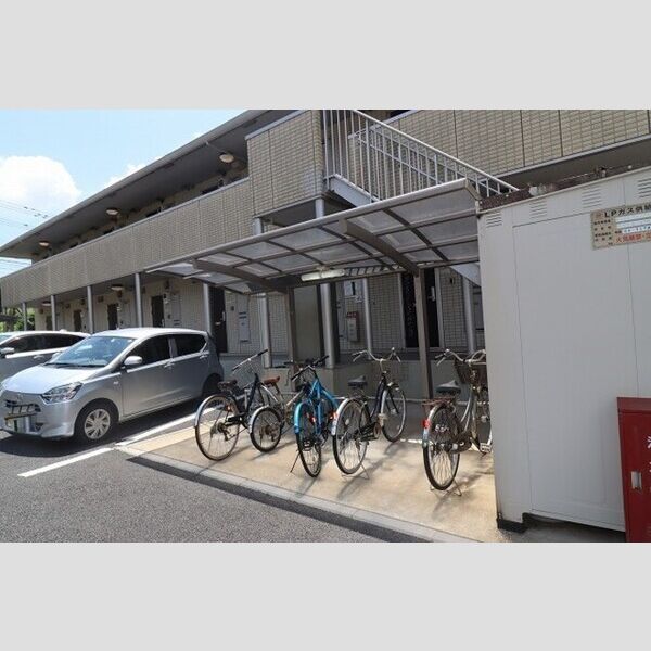 アルテール 駐輪場