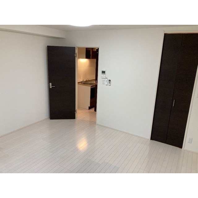 サンマルコ北綾瀬101号室 リビング