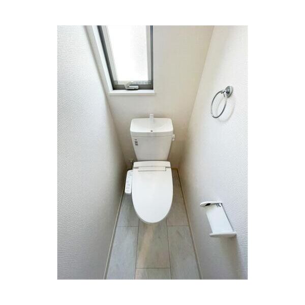 中野島6丁目戸建9号棟1号室 トイレ