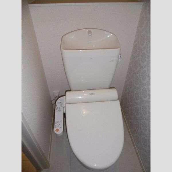 ハイフィールド　C 温水洗浄便座付きトイレ