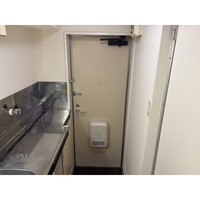 ローズマリー106号室 玄関