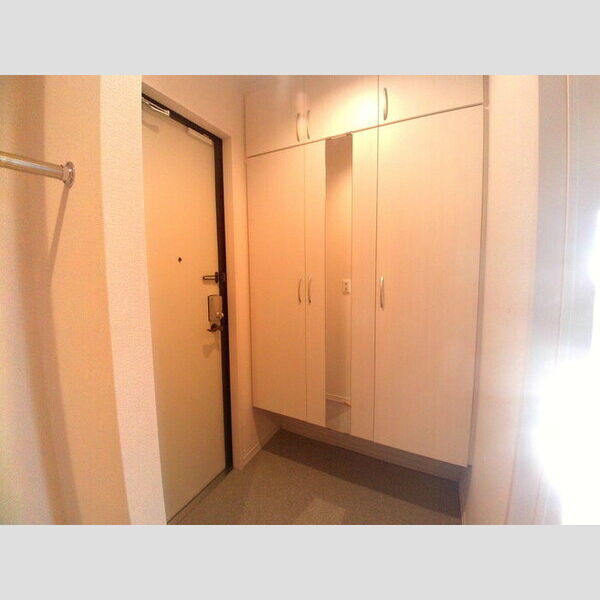 リディア301号室 玄関