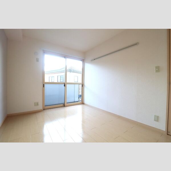 リビングタウン上野台　B202号室 南側洋室