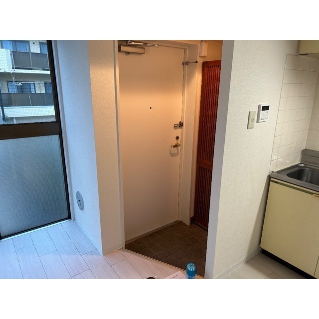 ニューパレス馬橋203号室 玄関