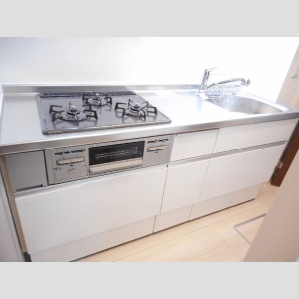 グレイシア103号室 3口ガスコンロ付システムキッチン