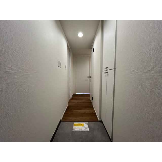 オーパスホームズ白山0101号室 玄関