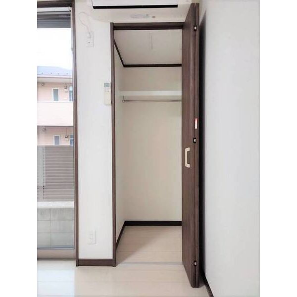 ルミエール　エタンセル　ドゥー0102号室 収納