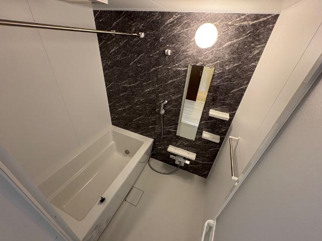 シャンティ・クラ バス