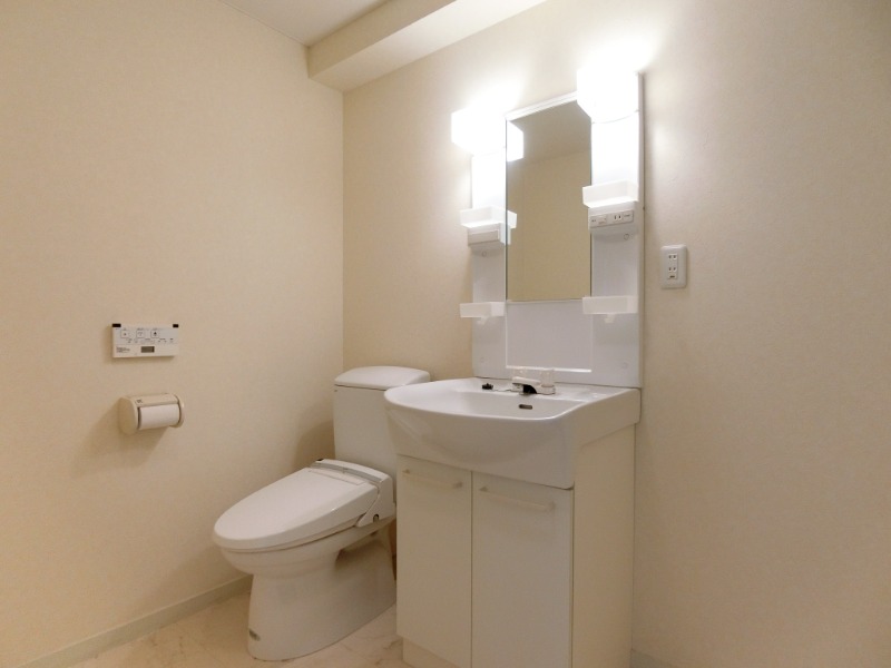 ベルセル南青山2階 洗面