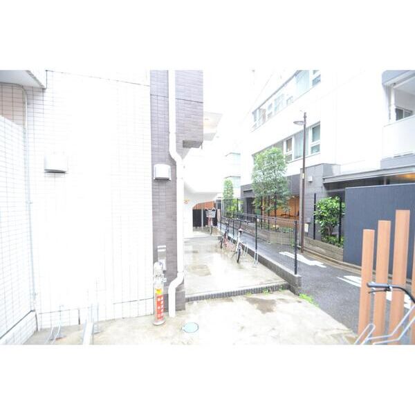 レジス音羽の杜 駐車場