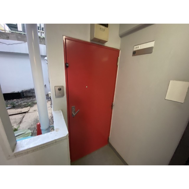 コパーズアプト宮前平103号室 玄関