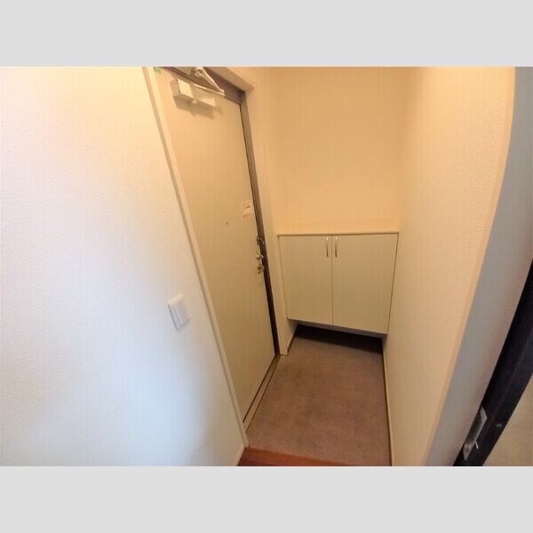 ウエストエーデル 玄関