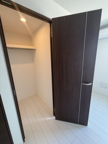 ベイルームグラン扇町EAST301号室 収納