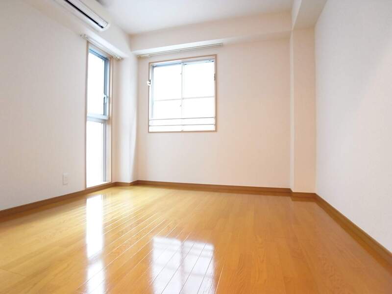 αリリックコートファルコン リビング