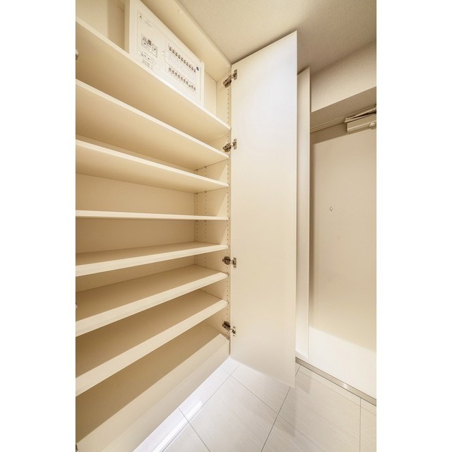 ドゥーエ西馬込0502号室 下駄箱