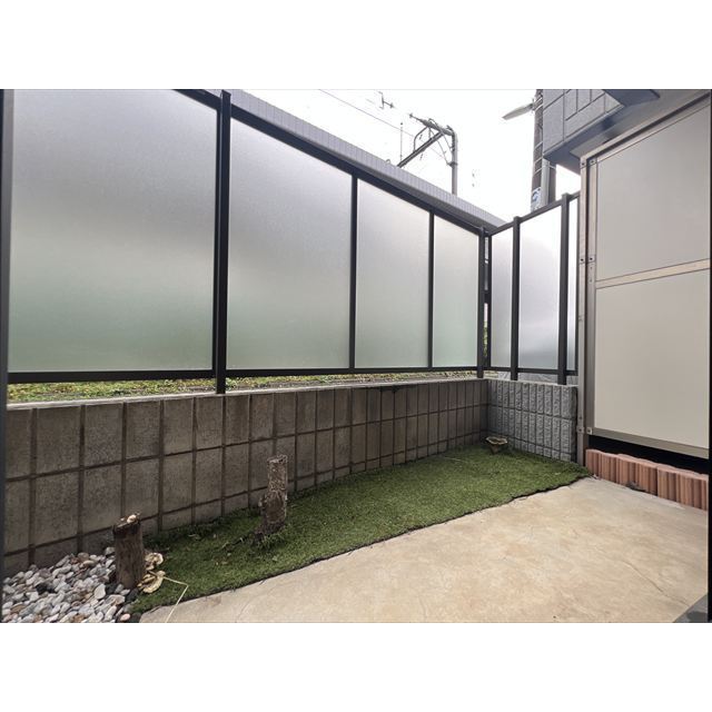 デルフィス梅ヶ丘102号室 専用テラス・物干し金具有り