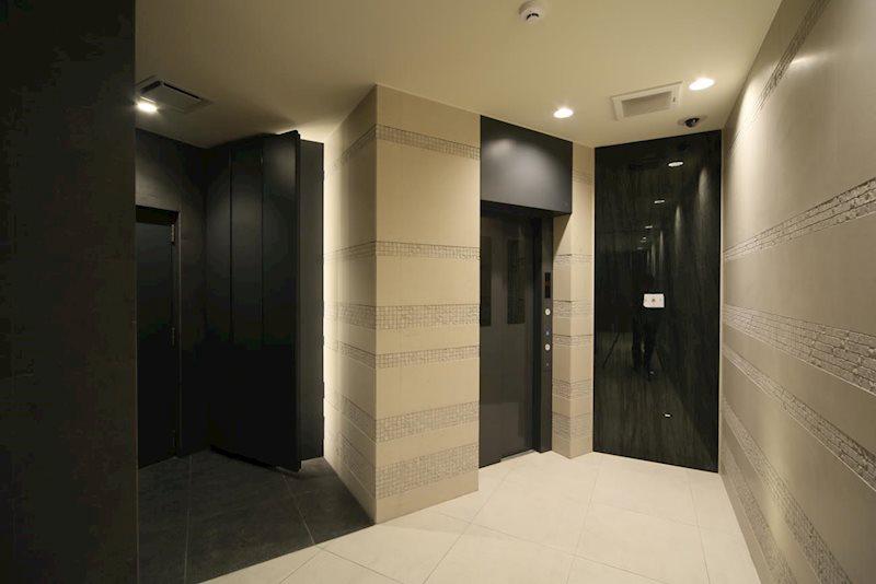 レジディア三宿5階 エントランス