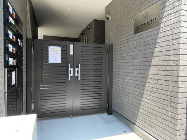 メゾングリーズ2階 エントランス