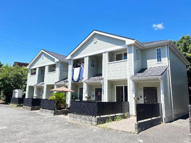 メゾンコリーヌ 外観写真（昼）