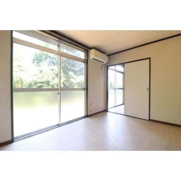 ハイツやまゆり リビング