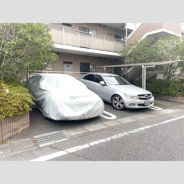 ハーモニーコートTOBE201号室 駐車場