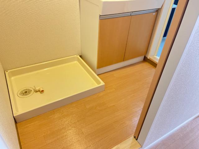 ヴィレッジコート305号室 洗濯機置場