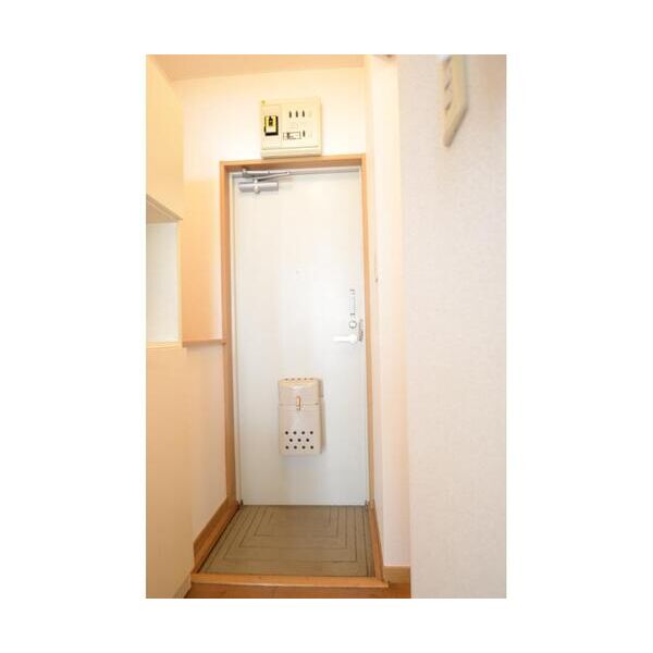 ピースフルイースト 玄関