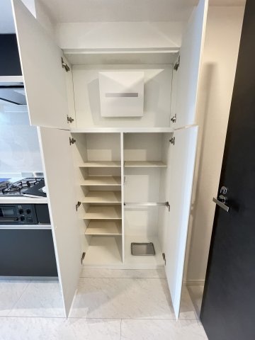 スカイコートグレース世田谷弦巻301号室 シューズボックス