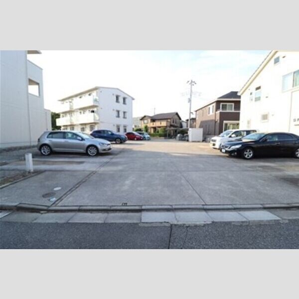 リ・サクラ　B 駐車場