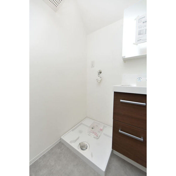 サリースマイル参番館0102号室 洗濯機置場