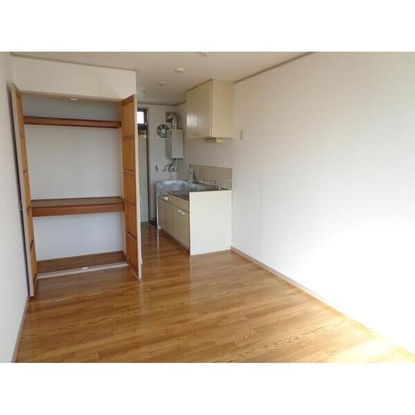 エステートピア忠生201号室 リビング