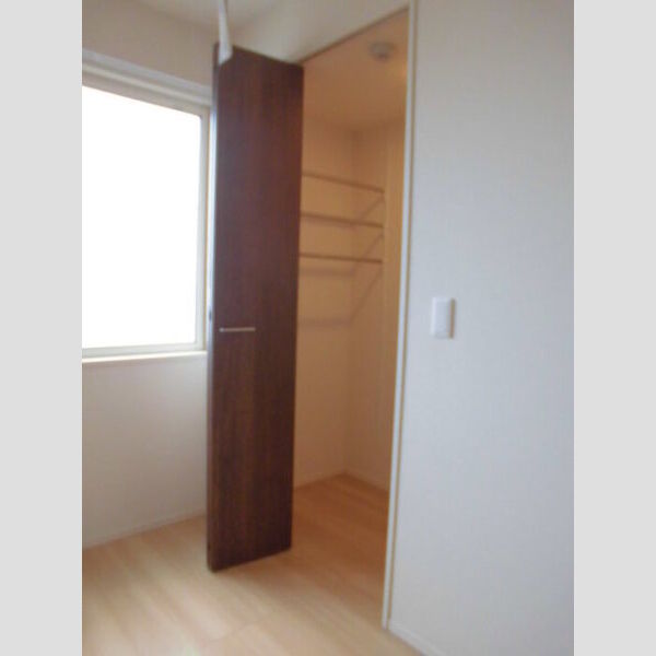 リーフハイツ305号室 ワンステップクローゼット