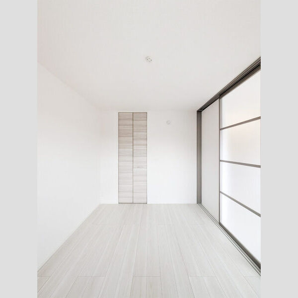 グラン・ソレイユ203号室 洋室①