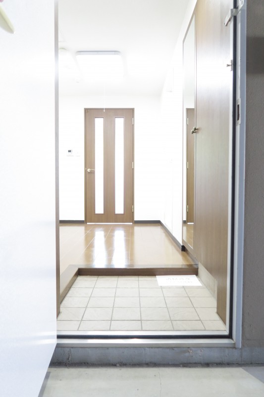 Ｔ’ｓ　ｇａｒｄｅｎ稲城1階 玄関