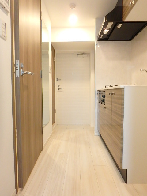 ガーラ横濱関内グランドステージ7階 ゆったり過ごせるリビングです