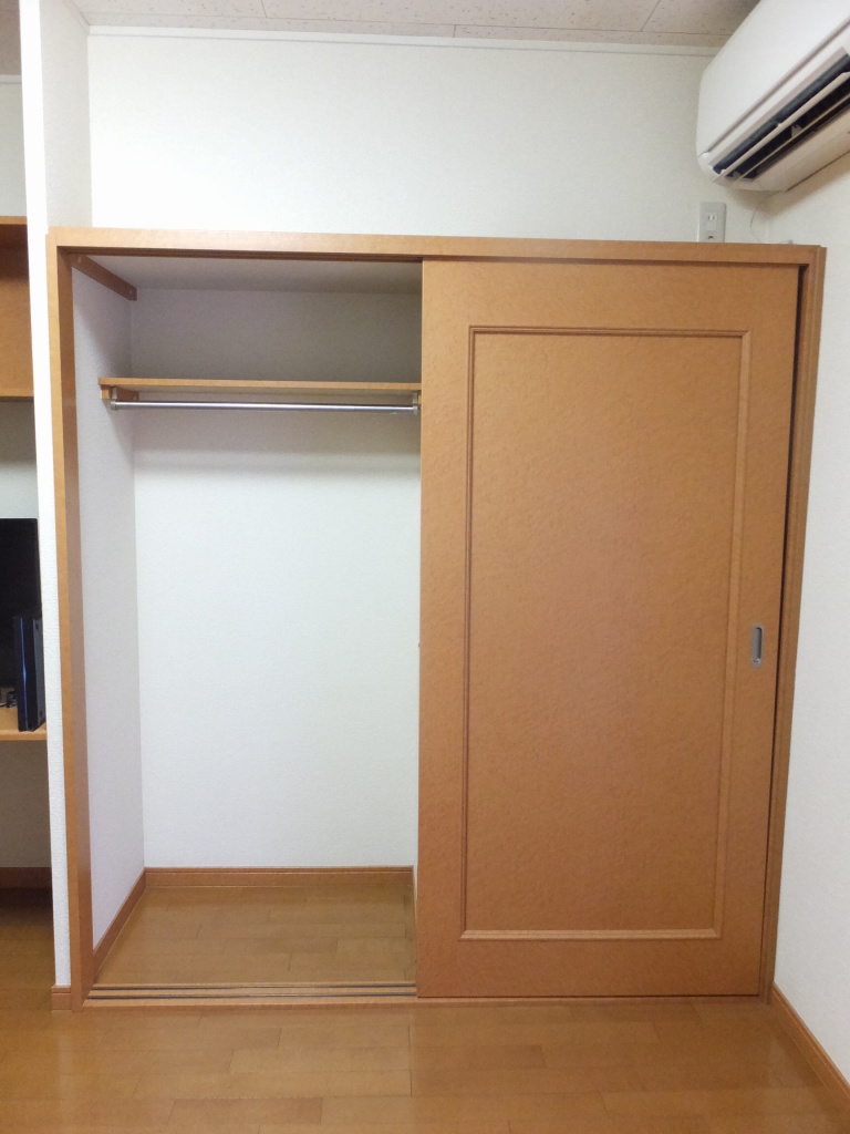 レオパレスエクレール101号室 内観