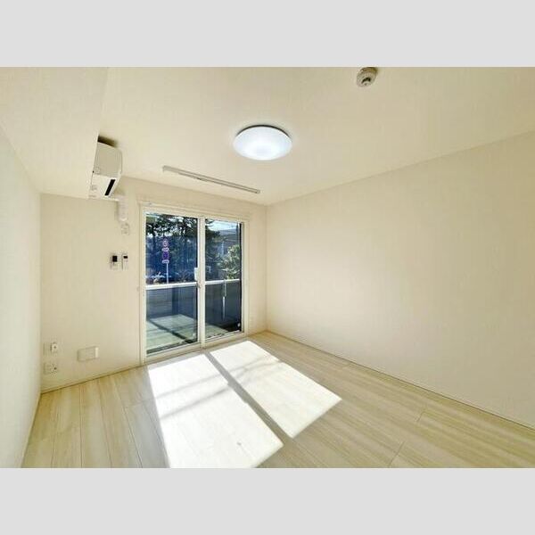 コリーヌヴェール盆栽106号室 洋室8帖