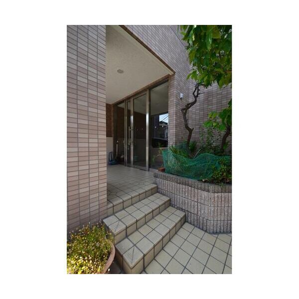 スペリオール市川203号室 エントランス