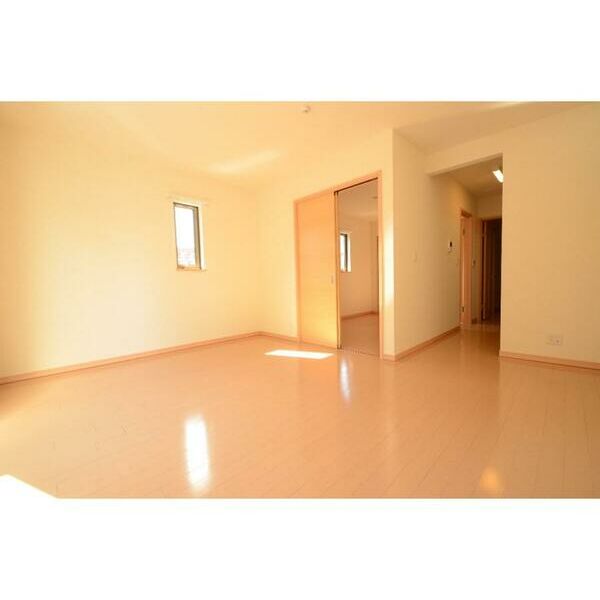 ラヴェールMY　203号室 リビング