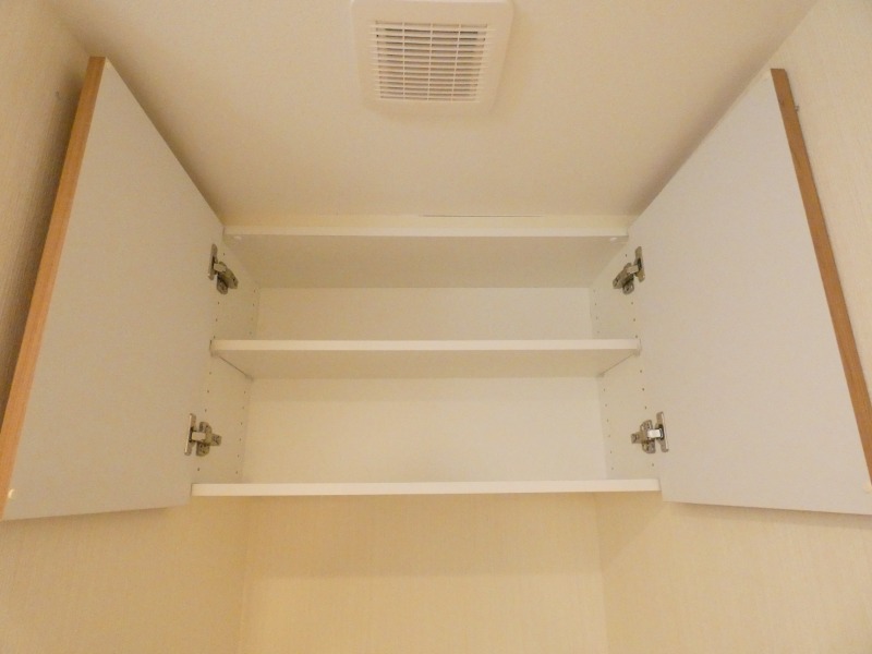 IL MEZZO DI TOKYO，UNO5階 上部吊戸棚