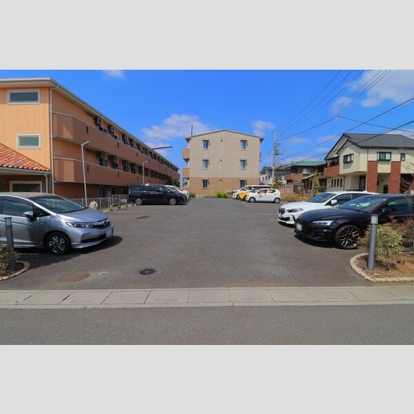 フォレスト神明 駐車場