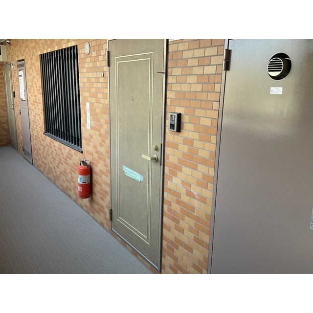 プリンスマンション202号室 玄関