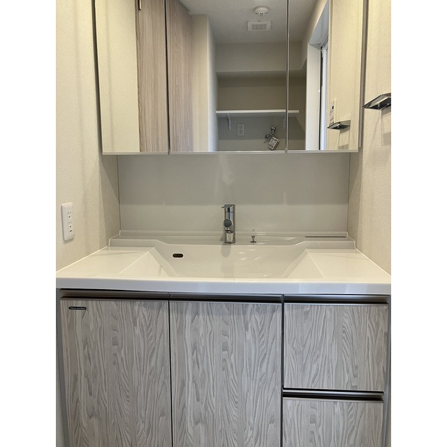 プレディアコート三軒茶屋601号室 内観