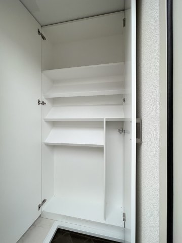高稲荷ハイツ201号室 収納